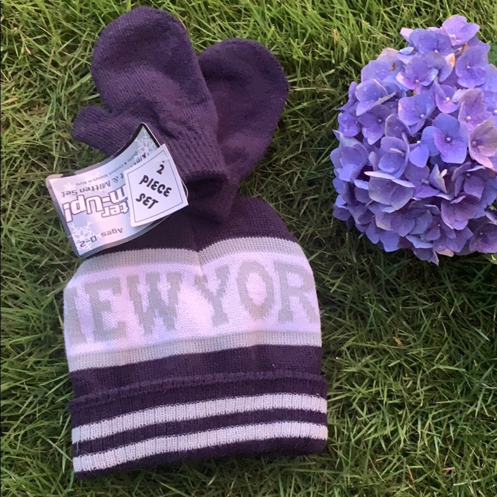 New York Hat and Mittens set